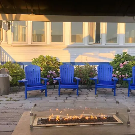 By The Sea Guests Bed & Breakfast And Suites-2
